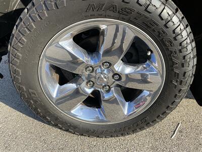 2014 RAM 1500 SLT - Photo 11 - Morgantown, WV 26505