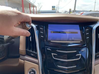 2016 Cadillac Escalade Platinum   - Photo 28 - Morgantown, WV 26505