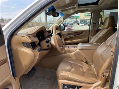 2016 Cadillac Escalade Platinum   - Photo 11 - Morgantown, WV 26505
