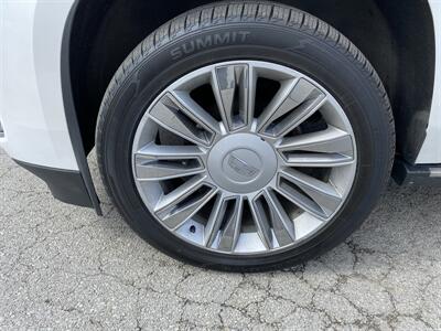 2016 Cadillac Escalade Platinum   - Photo 9 - Morgantown, WV 26505