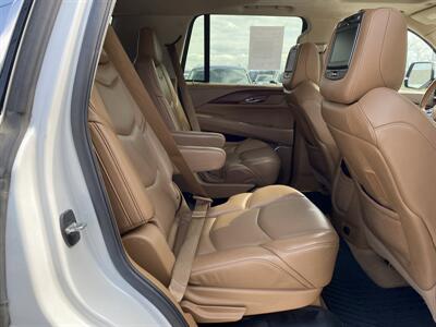2016 Cadillac Escalade Platinum   - Photo 17 - Morgantown, WV 26505