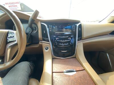 2016 Cadillac Escalade Platinum   - Photo 27 - Morgantown, WV 26505