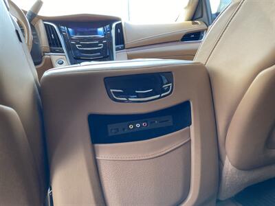2016 Cadillac Escalade Platinum   - Photo 15 - Morgantown, WV 26505