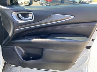 2017 INFINITI QX60 - Photo 23 - Morgantown, WV 26505