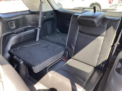 2017 INFINITI QX60 - Photo 15 - Morgantown, WV 26505