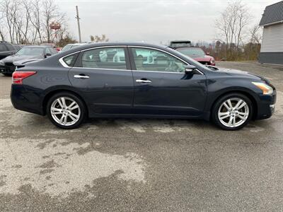 2013 Nissan Altima 3.5 SV   - Photo 4 - Morgantown, WV 26505