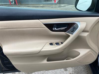 2013 Nissan Altima 3.5 SV   - Photo 14 - Morgantown, WV 26505