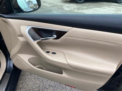 2013 Nissan Altima 3.5 SV   - Photo 21 - Morgantown, WV 26505