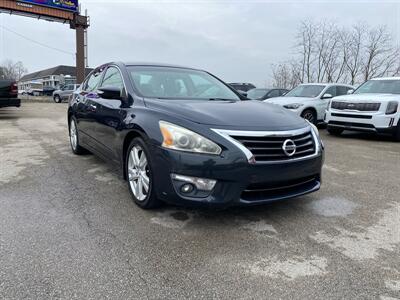 2013 Nissan Altima 3.5 SV   - Photo 3 - Morgantown, WV 26505