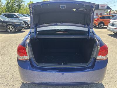 2012 Chevrolet Cruze LT - Photo 8 - Morgantown, WV 26505
