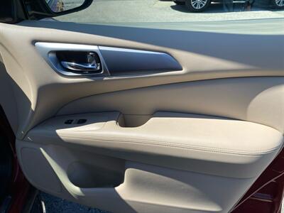 2020 Nissan Pathfinder SL   - Photo 21 - Morgantown, WV 26505