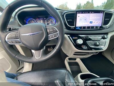 2022 Chrysler Pacifica Touring L   - Photo 10 - Friday Harbor, WA 98250