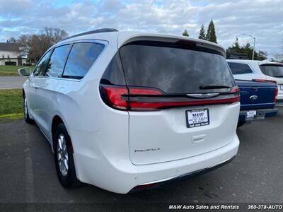 2022 Chrysler Pacifica Touring L   - Photo 3 - Friday Harbor, WA 98250