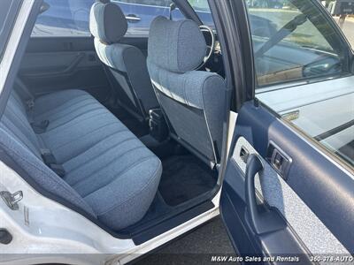 1990 Toyota Camry Deluxe   - Photo 6 - Friday Harbor, WA 98250