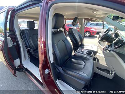 2021 Chrysler Pacifica Touring L   - Photo 7 - Friday Harbor, WA 98250