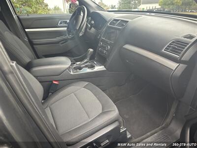 2017 Ford Explorer XLT   - Photo 4 - Friday Harbor, WA 98250
