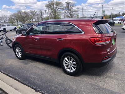 2016 Kia Sorento LX V6   - Photo 6 - Owatonna, MN 55060