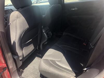 2016 Jeep Cherokee Latitude   - Photo 17 - Owatonna, MN 55060