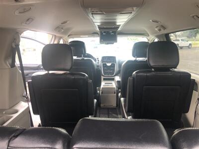 2015 Chrysler Town & Country Touring   - Photo 20 - Owatonna, MN 55060