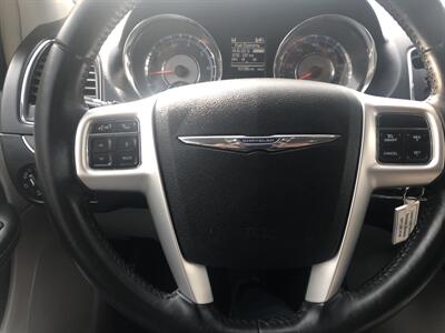2015 Chrysler Town & Country Touring   - Photo 35 - Owatonna, MN 55060