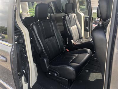 2015 Chrysler Town & Country Touring   - Photo 26 - Owatonna, MN 55060
