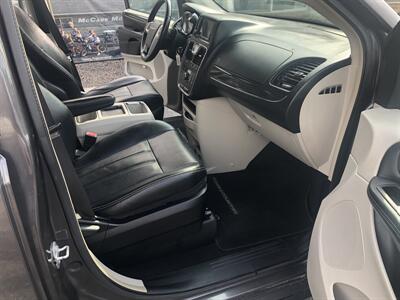 2015 Chrysler Town & Country Touring   - Photo 23 - Owatonna, MN 55060