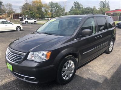 2015 Chrysler Town & Country Touring   - Photo 5 - Owatonna, MN 55060