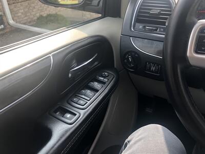 2015 Chrysler Town & Country Touring   - Photo 34 - Owatonna, MN 55060