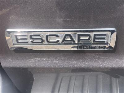 2011 Ford Escape Limited   - Photo 10 - Owatonna, MN 55060