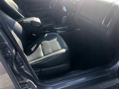 2011 Ford Escape Limited   - Photo 13 - Owatonna, MN 55060