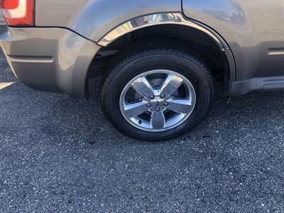 2011 Ford Escape Limited   - Photo 11 - Owatonna, MN 55060
