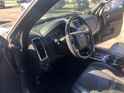 2011 Ford Escape Limited   - Photo 18 - Owatonna, MN 55060