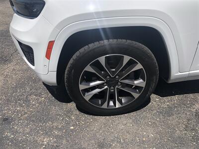 2024 Jeep Grand Cherokee Overland   - Photo 6 - Owatonna, MN 55060