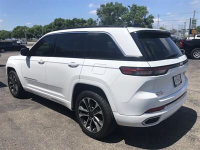 2024 Jeep Grand Cherokee Overland   - Photo 8 - Owatonna, MN 55060
