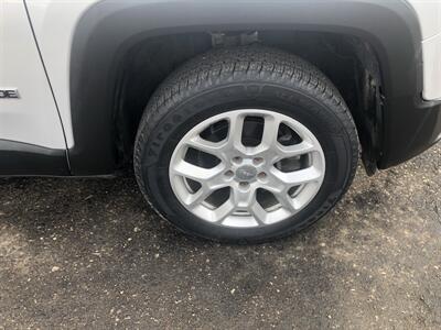 2015 Jeep Renegade Latitude   - Photo 13 - Owatonna, MN 55060