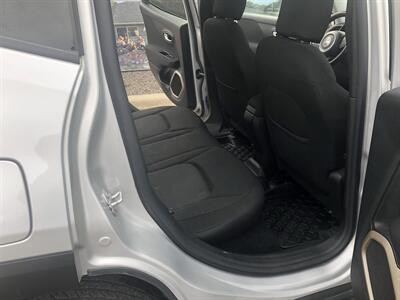 2015 Jeep Renegade Latitude   - Photo 24 - Owatonna, MN 55060