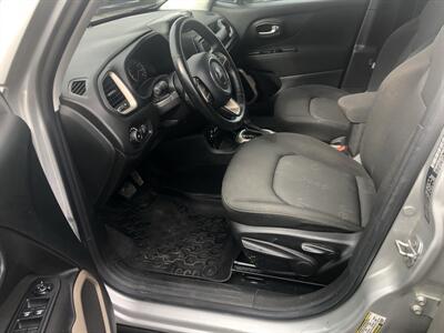 2015 Jeep Renegade Latitude   - Photo 15 - Owatonna, MN 55060