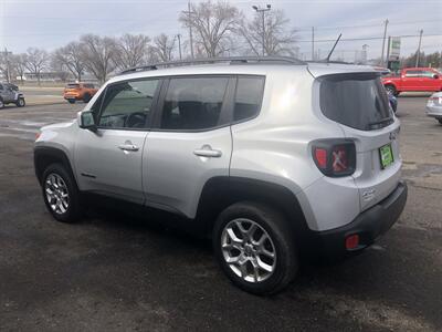 2015 Jeep Renegade Latitude   - Photo 6 - Owatonna, MN 55060