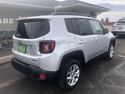 2015 Jeep Renegade Latitude   - Photo 11 - Owatonna, MN 55060
