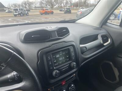 2015 Jeep Renegade Latitude   - Photo 35 - Owatonna, MN 55060