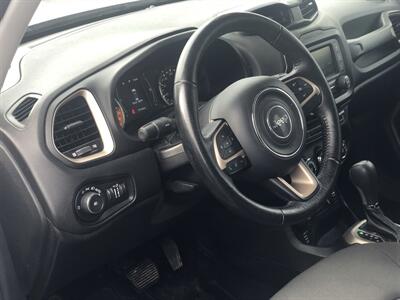 2015 Jeep Renegade Latitude   - Photo 16 - Owatonna, MN 55060