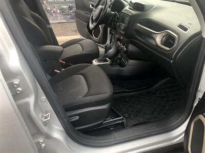 2015 Jeep Renegade Latitude   - Photo 21 - Owatonna, MN 55060