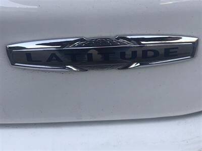 2019 Jeep Compass Latitude   - Photo 9 - Owatonna, MN 55060