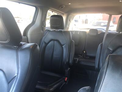 2022 Chrysler Pacifica Touring L   - Photo 38 - Owatonna, MN 55060