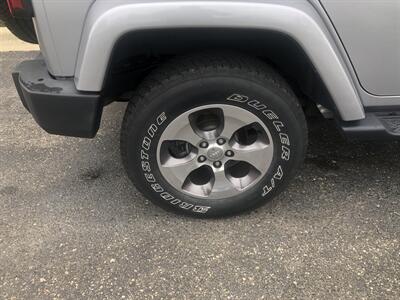 2018 Jeep Wrangler JK Unlimited Sahara   - Photo 6 - Owatonna, MN 55060