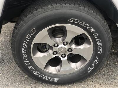 2018 Jeep Wrangler JK Unlimited Sahara   - Photo 8 - Owatonna, MN 55060