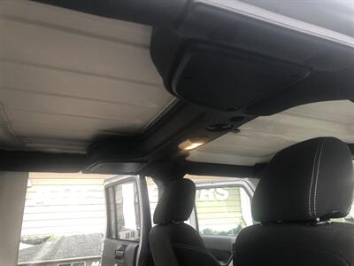 2018 Jeep Wrangler JK Unlimited Sahara   - Photo 20 - Owatonna, MN 55060