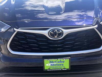 2024 Toyota Highlander LE   - Photo 4 - Owatonna, MN 55060
