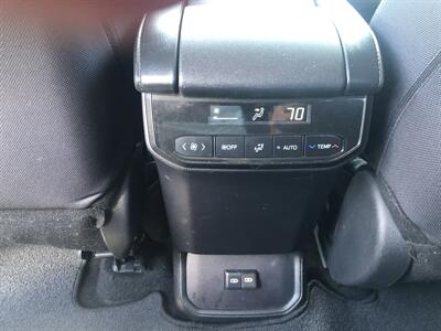 2024 Toyota Highlander LE   - Photo 18 - Owatonna, MN 55060