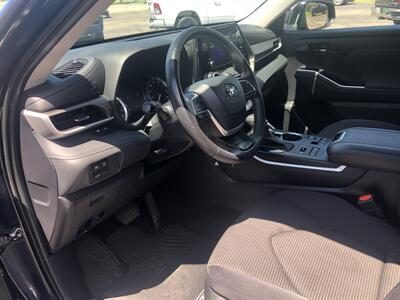 2024 Toyota Highlander LE   - Photo 15 - Owatonna, MN 55060